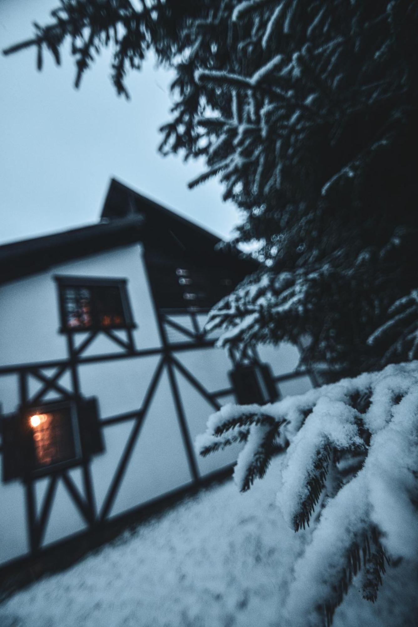 Cabanele Pasi Liberi Tău Bistra Exterior photo