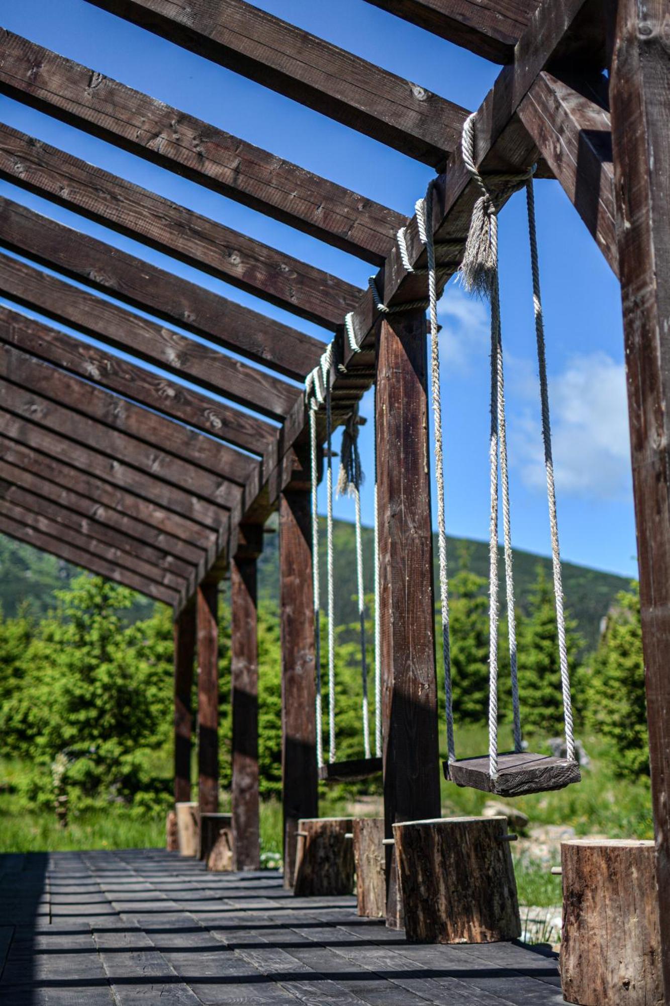 Cabanele Pasi Liberi Tău Bistra Exterior photo